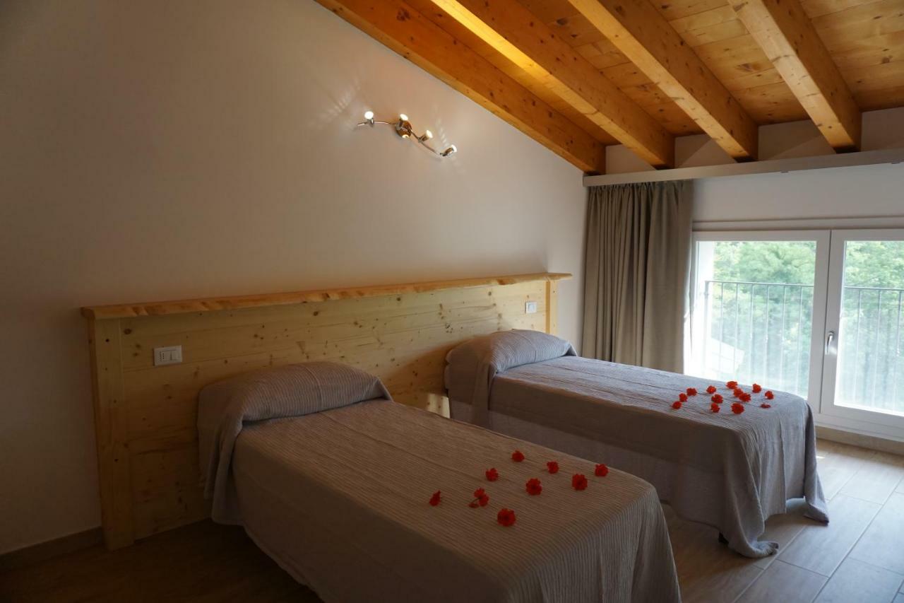 Agriturismo Fattoria Monte Baldo Vista Lago Caprino Veronese Extérieur photo